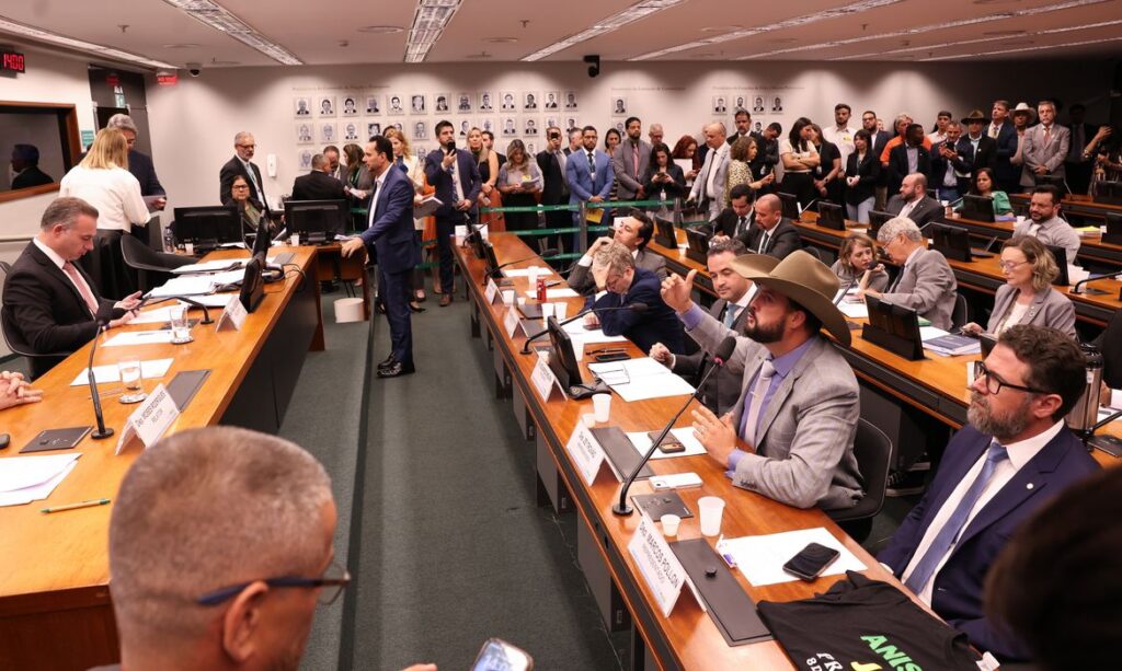 60 dias os mandatos dos deputados Marcos Pollon (PL-MS), Marcel van Hattem (Novo