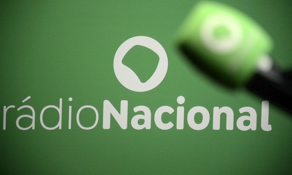 tantes do país. Em formato de videocast e veiculação semanal, a atração será tra