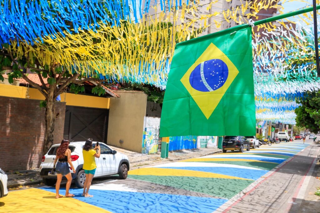 reunir grupos para assistir às partidas. Para ampliar o faturamento, a estratégi