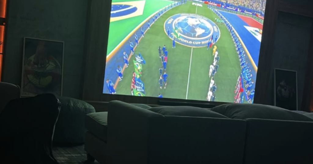 Neymar postou story vendo jogo do Brasil Foto: Reprodu&ccedil;&atilde;o/Instagram