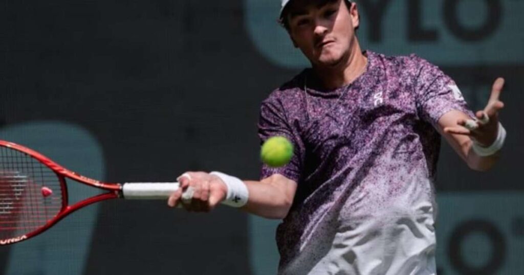João Fonseca foi derrotado na estreia do ATP 500 de Halle, na Alemanha. Foto: Reprodução/@atphalle_oficial via Instagram / Estadão