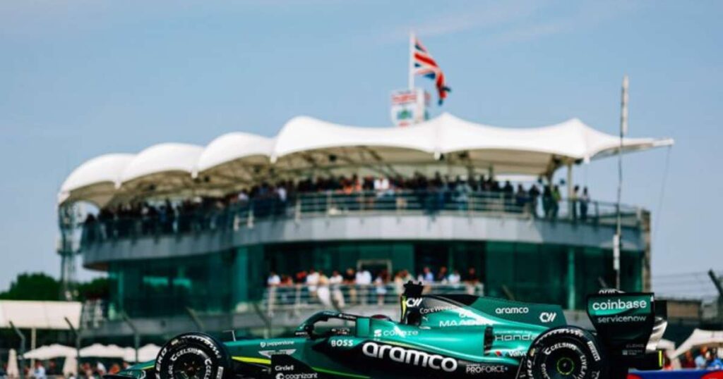 Alonso aparece em mais um final de semana tenso com Aston Martin Foto: Reprodu&ccedil;&atilde;o / Aston Martin