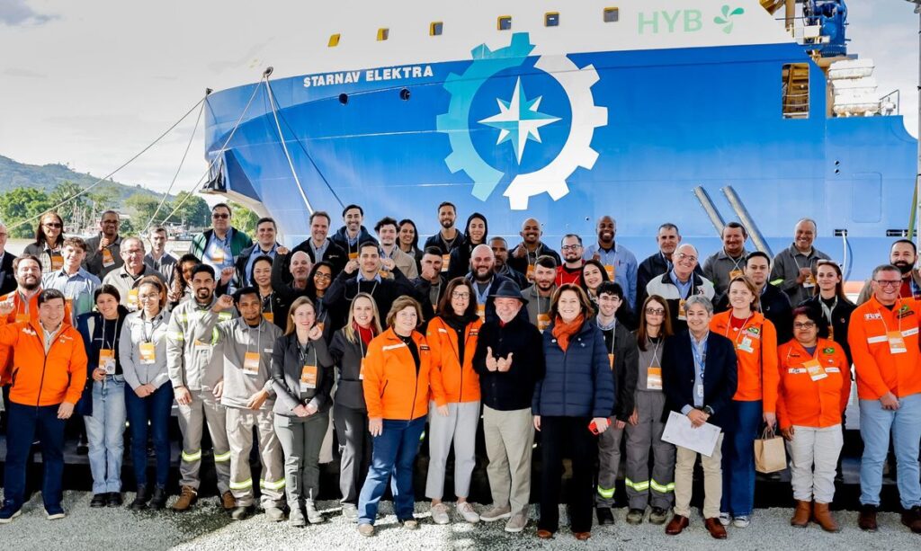 te logístico, operacional e de segurança às plataformas e navios-sonda em alto-m