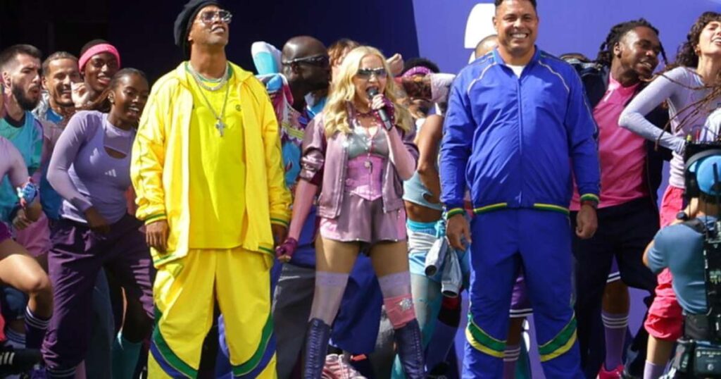 Fenômeno e Bruxo ao lado da Rainha: Madonna, Ronaldo e Ronaldinho marcam Copa com show inovador