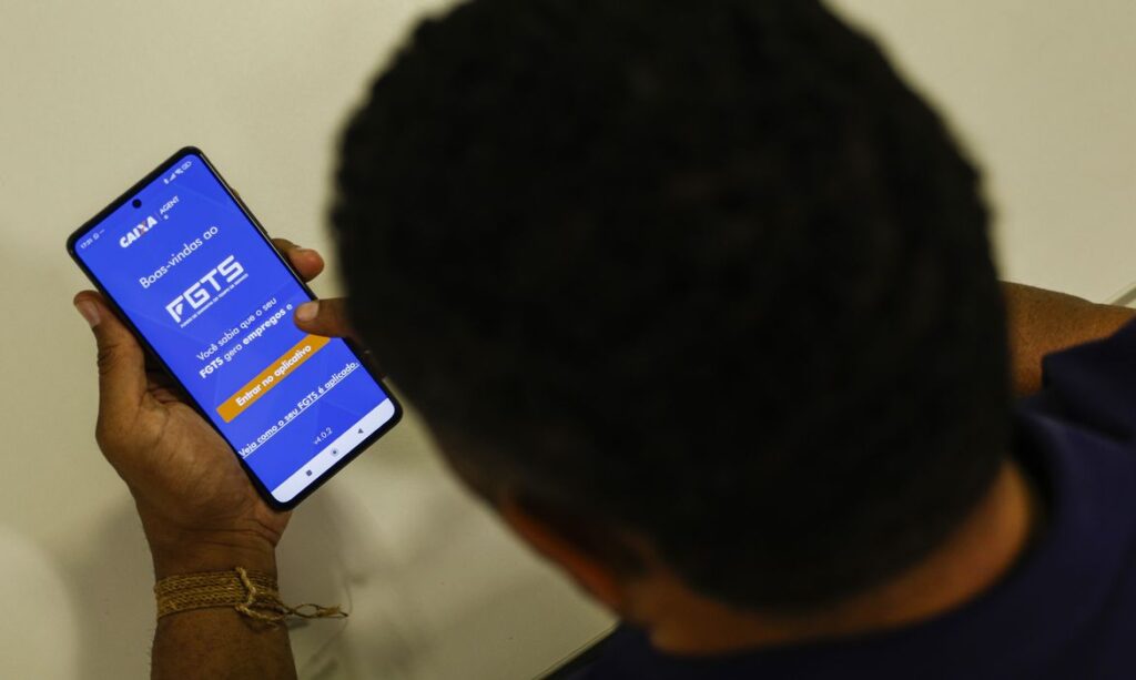 Lucros do FGTS de 2025 chegam a milhões de trabalhadores com ganho real acima da inflação