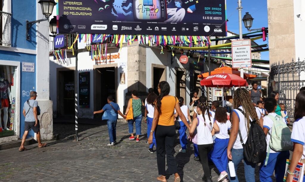 A 10ª Flipelô abre as portas no Pelourinho para celebrar a literatura e Myriam Fraga