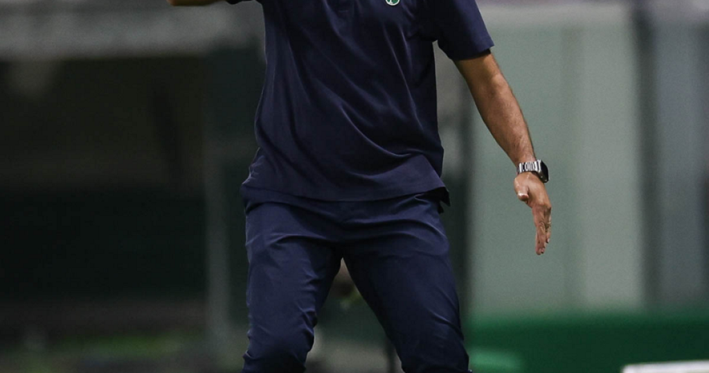 Abel Ferreira atinge marca histórica de 400 jogos pelo Palmeiras