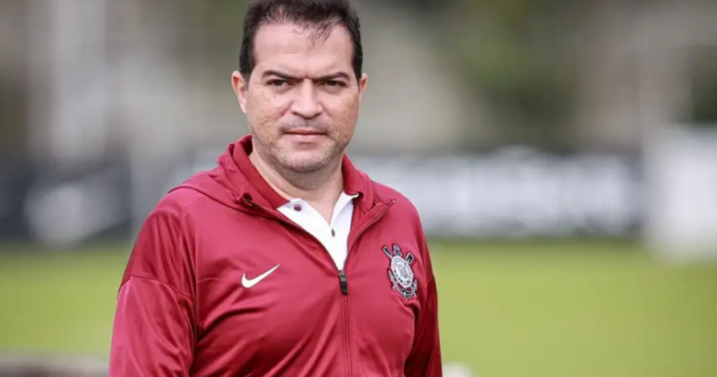 Corinthians encontra barreira em negociação por zagueiro do Grêmio