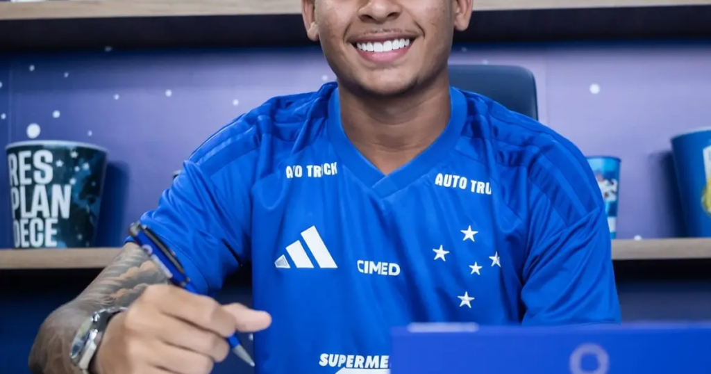 Cruzeiro assegura futuro com contratos longos para jovens promessas da base