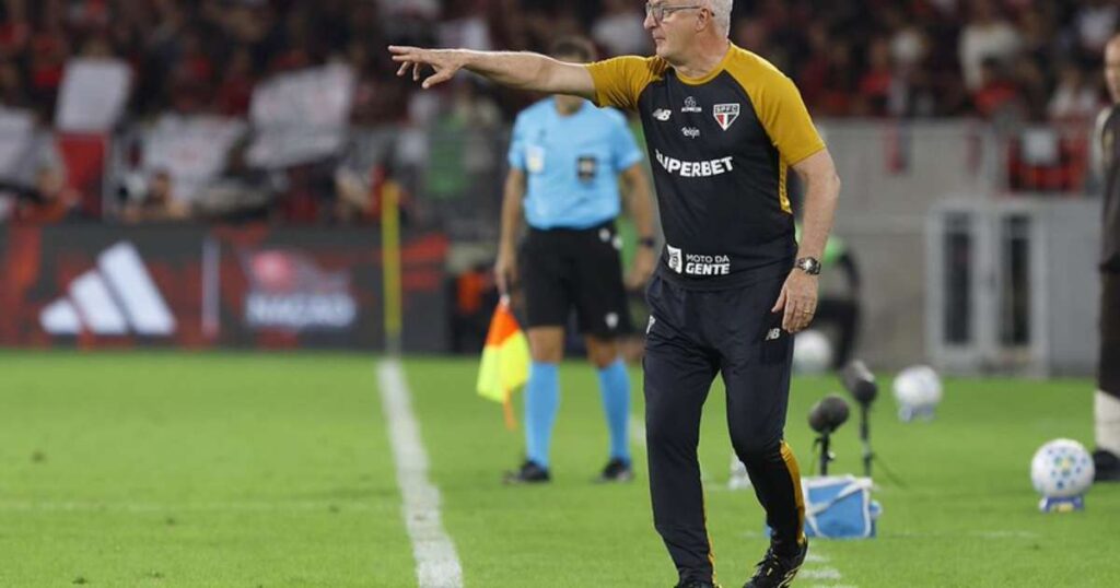 Dorival Júnior expressa frustração com resultados do São Paulo e aponta falhas em bolas paradas