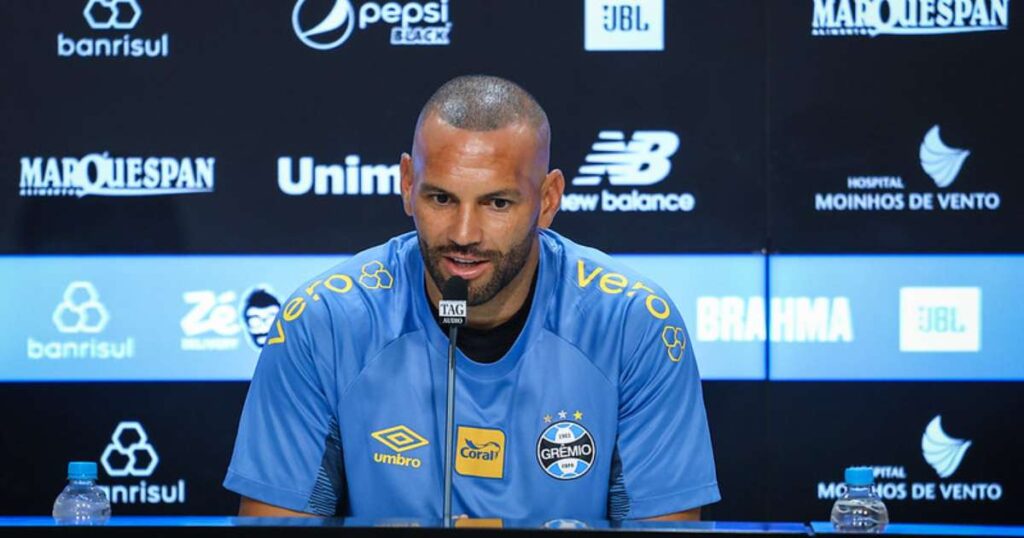 Grêmio e seu desempenho: Weverton aborda a fase de oscilação do elenco