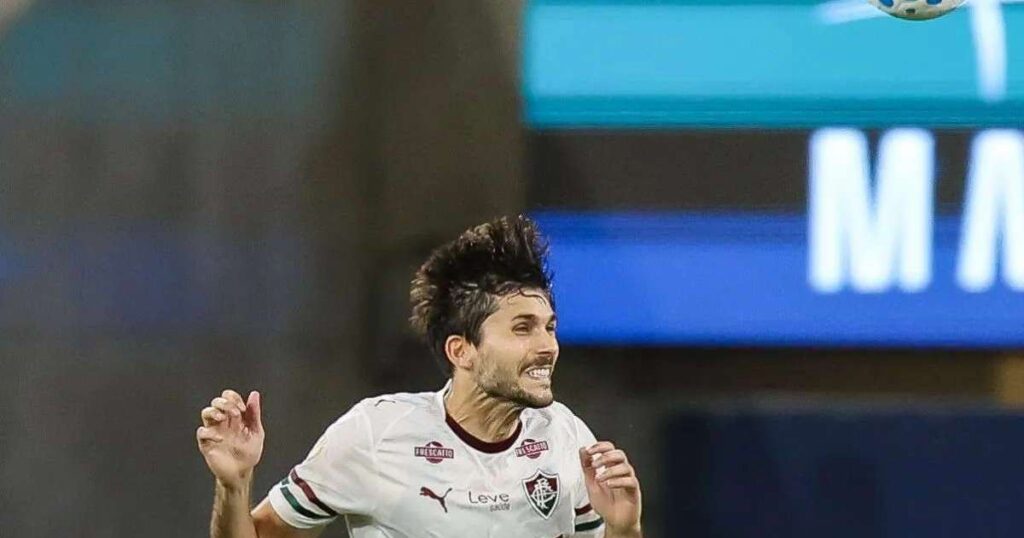 Ignácio Silva e Igor Rabello ganham destaque na defesa do Fluminense