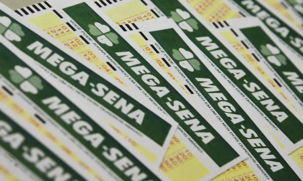 Mega-sena acumula e sorteio pode pagar R$ 165 milhões no próximo concurso
