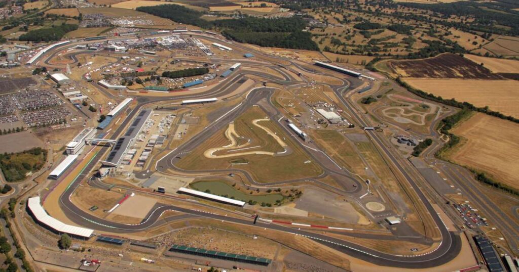 Motogp garante futuro em Silverstone com renovação de contrato até 2028