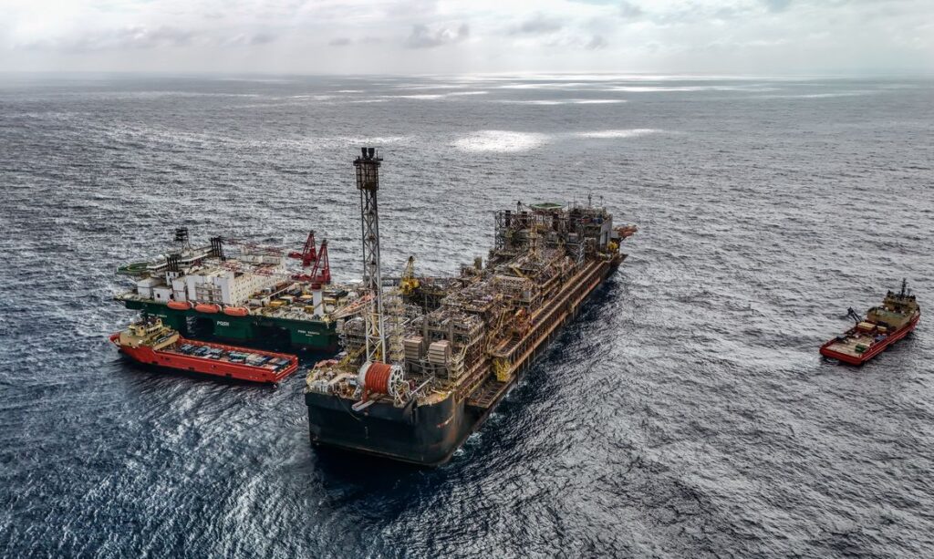 Petroleiros propõem Petrobras mais estatal e mudanças no repasse de dividendos
