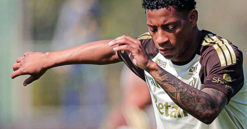 Recuperação de Gonzalo Plata pode ser trunfo do Flamengo contra o Vitória no Brasileirão