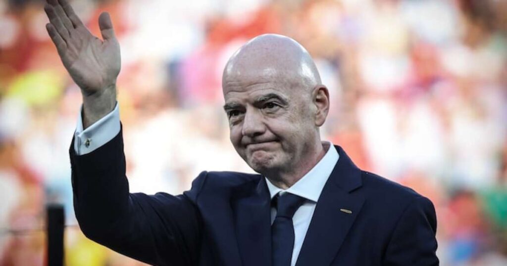 UEFA intensifica críticas a Gianni Infantino após recuo da FIFA e declara perda de confiança