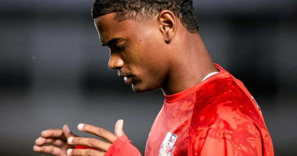 Zagueiro Breno Moraes do Bragantino atrai olhares de cinco gigantes europeus