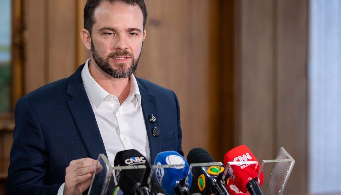 Brasil consulta empresários antes de definir resposta comercial a tarifas dos EUA