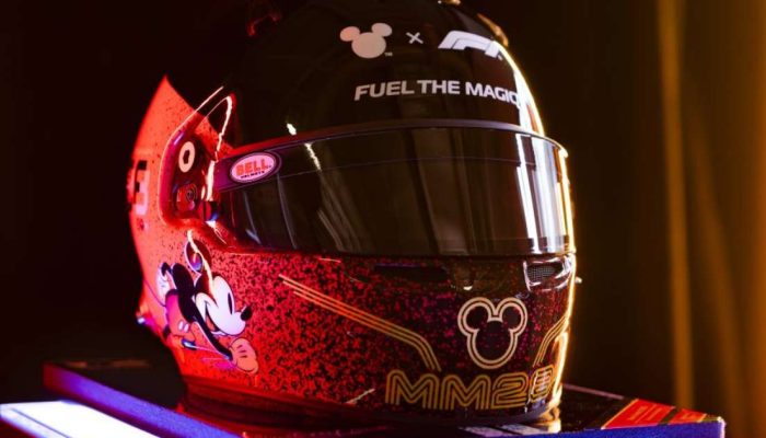 Capacete Disney e F1 com autógrafos de pilotos bate recorde em leilão beneficente