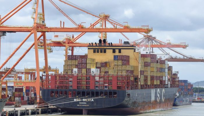 Comércio exterior brasileiro registra superávit de US$ 7 bilhões em julho