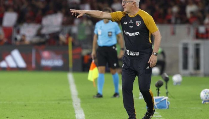 Dorival Júnior expressa frustração com resultados do São Paulo e aponta falhas em bolas paradas