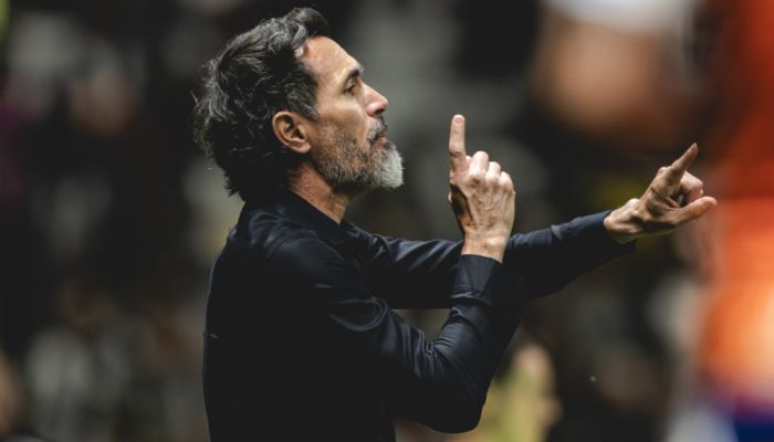 Eduardo Domínguez detalha recuperação de Scarpa e Lyanco e projeta futuro do Atlético-mg
