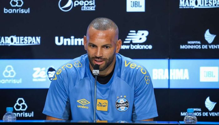 Grêmio e seu desempenho: Weverton aborda a fase de oscilação do elenco