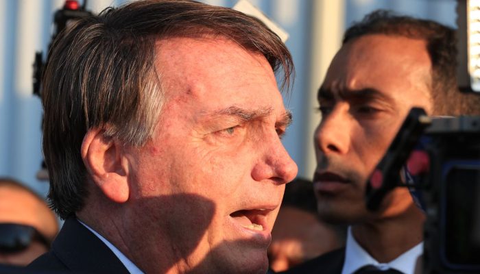 cinco profissionais: o cirurgião de ombro Alexandre Firmino Paniago, o cirurgião