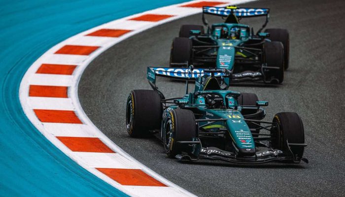 Aston Martin F1 / Reprodu&ccedil;&atilde;o
