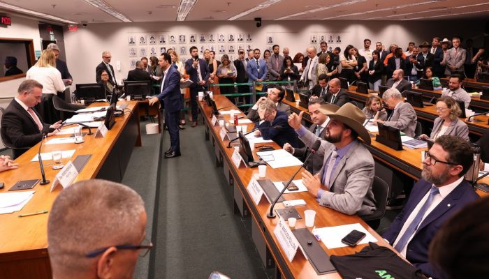 60 dias os mandatos dos deputados Marcos Pollon (PL-MS), Marcel van Hattem (Novo