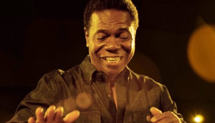 tantes músicos do mundo, o brasileiro ganhará uma estrela na Calçada da Fama de