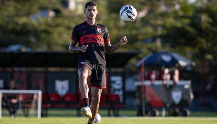 Goleiros do S&atilde;o Bernardo em treino &ndash; Foto: F&aacute;bio Gulo/S&atilde;o Bernardo / Jogada10