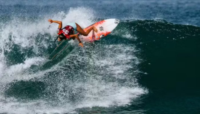 Luana Silva tentou at&eacute; o final, mas foi eliminada nas quartas de final em Saquarema Foto: Divulga&ccedil;&atilde;o/ WSL
