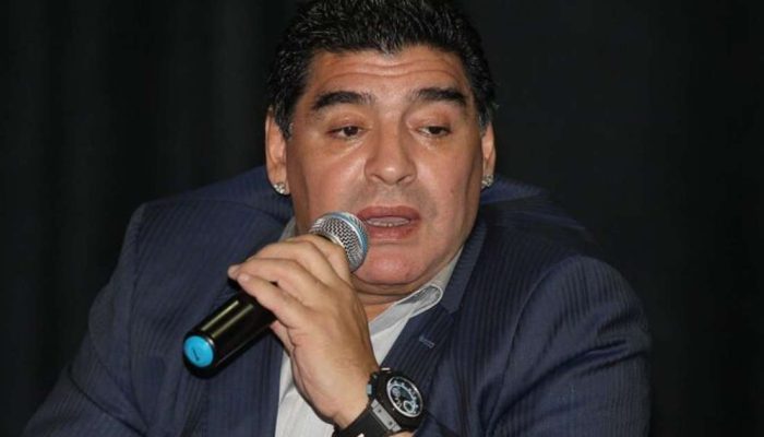 Bola de Maradona da "M&atilde;o de Deus" ser&aacute; leiloada. Foto: M&aacute;rcio Fernandes/Estad&atilde;o / Estad&atilde;o