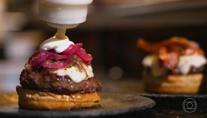 cozinhar, cultivada desde a infância e reforçada pelos jantares de sexta-feira a