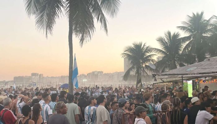 Final da Copa termina em confusão e confronto policial na orla de Copacabana