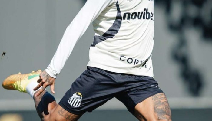 Neymar reforça o Santos no confronto contra a Chapecoense na Vila Belmiro