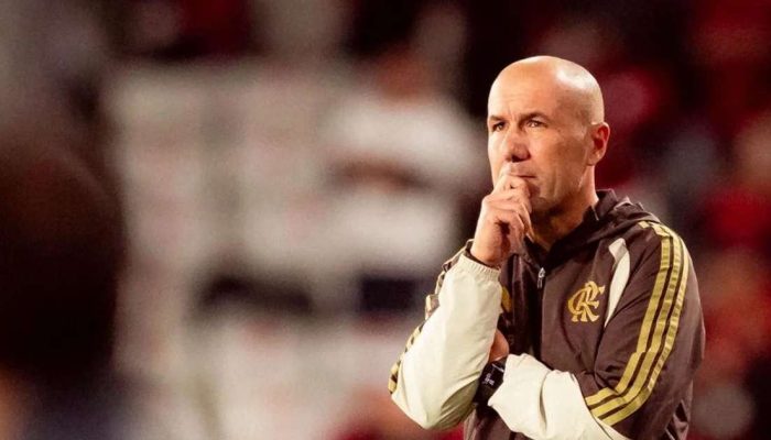 A cautela de Leonardo Jardim sobre Thiago Almada e o mercado do Flamengo