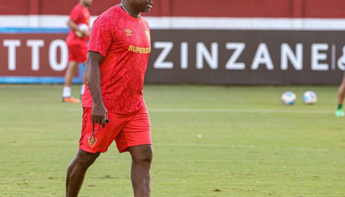 Marcão assume Fluminense e define escalação estratégica com foco dividido