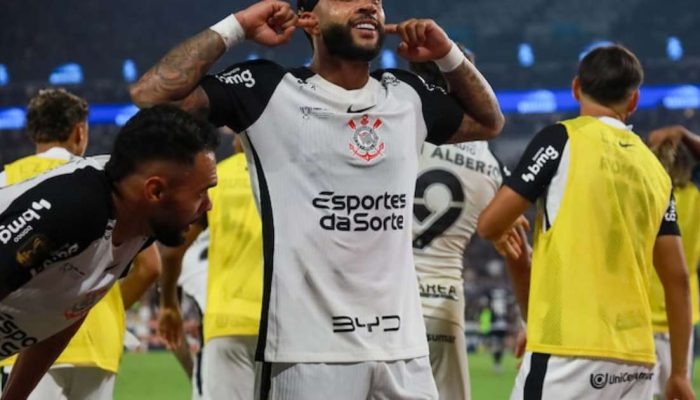 Memphis Depay agita torcida do Corinthians com mensagem enigmática sobre renovação