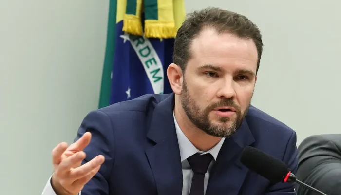 Ministro Durigan explica aumento da dívida pública e desvincula de gastos