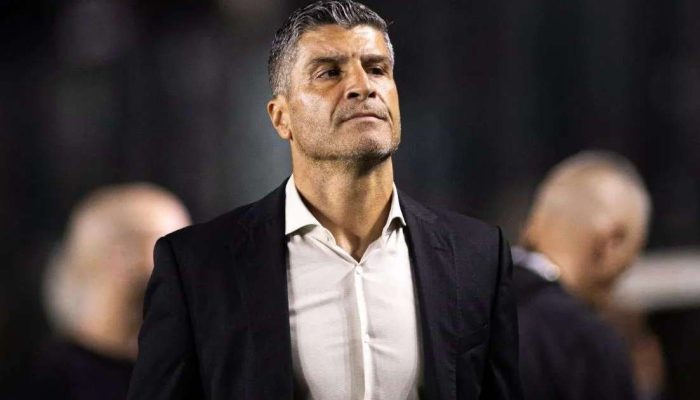 Pedro Emanuel mantém otimismo no Vasco após empate sem gols na Sul-americana