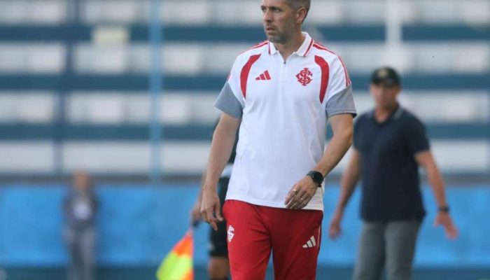 Pezzolano analisa relação com torcida do Internacional após empate